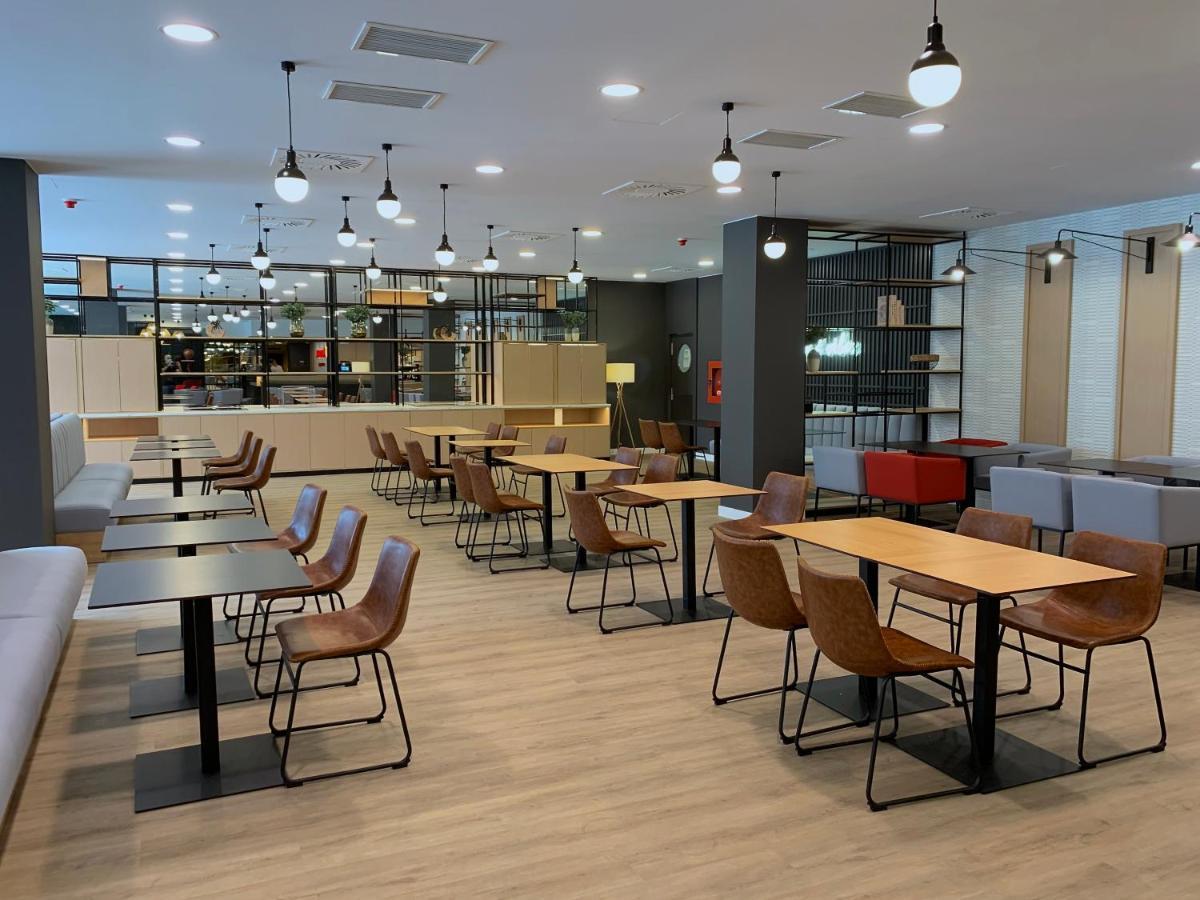 Ramada By Wyndham Valencia Almussafes Ξενοδοχείο Εξωτερικό φωτογραφία