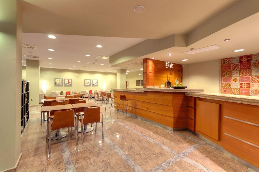 Ramada By Wyndham Valencia Almussafes Ξενοδοχείο Εξωτερικό φωτογραφία