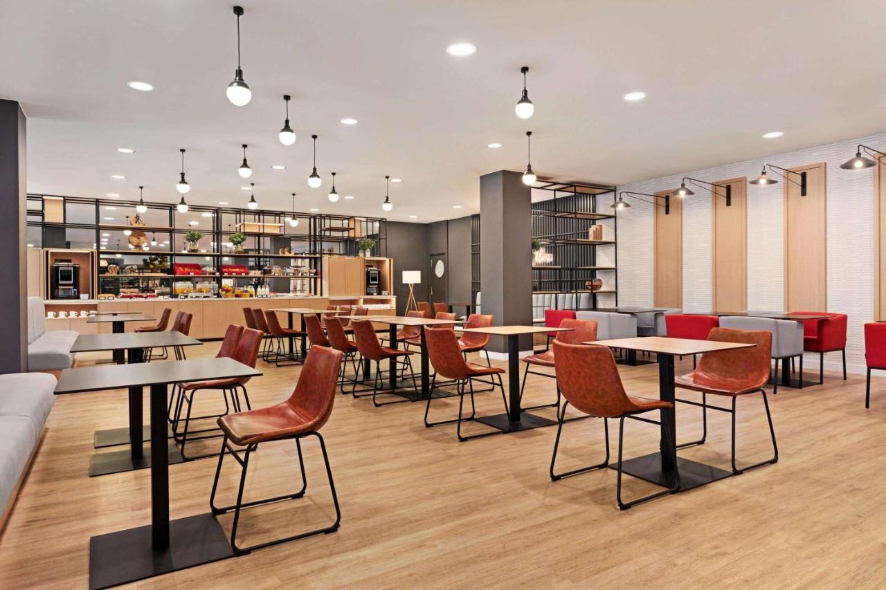 Ramada By Wyndham Valencia Almussafes Ξενοδοχείο Εξωτερικό φωτογραφία