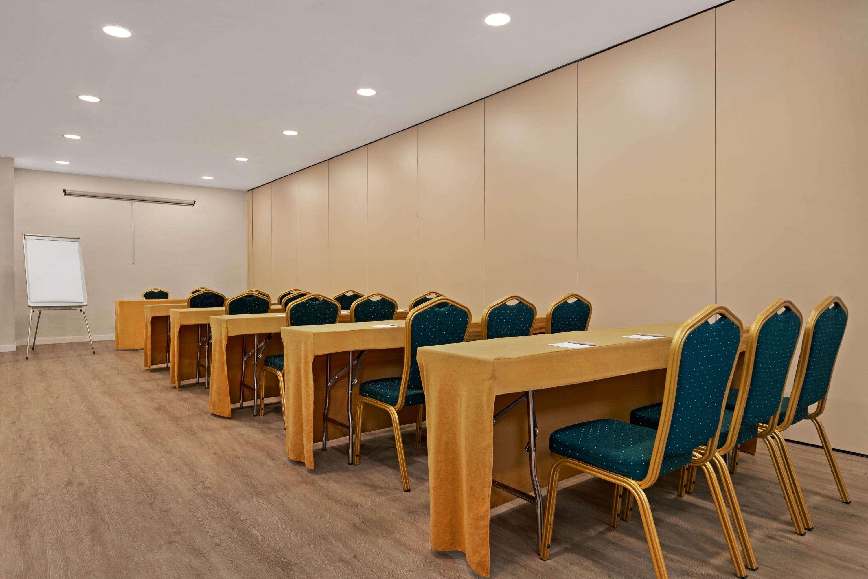 Ramada By Wyndham Valencia Almussafes Ξενοδοχείο Εξωτερικό φωτογραφία