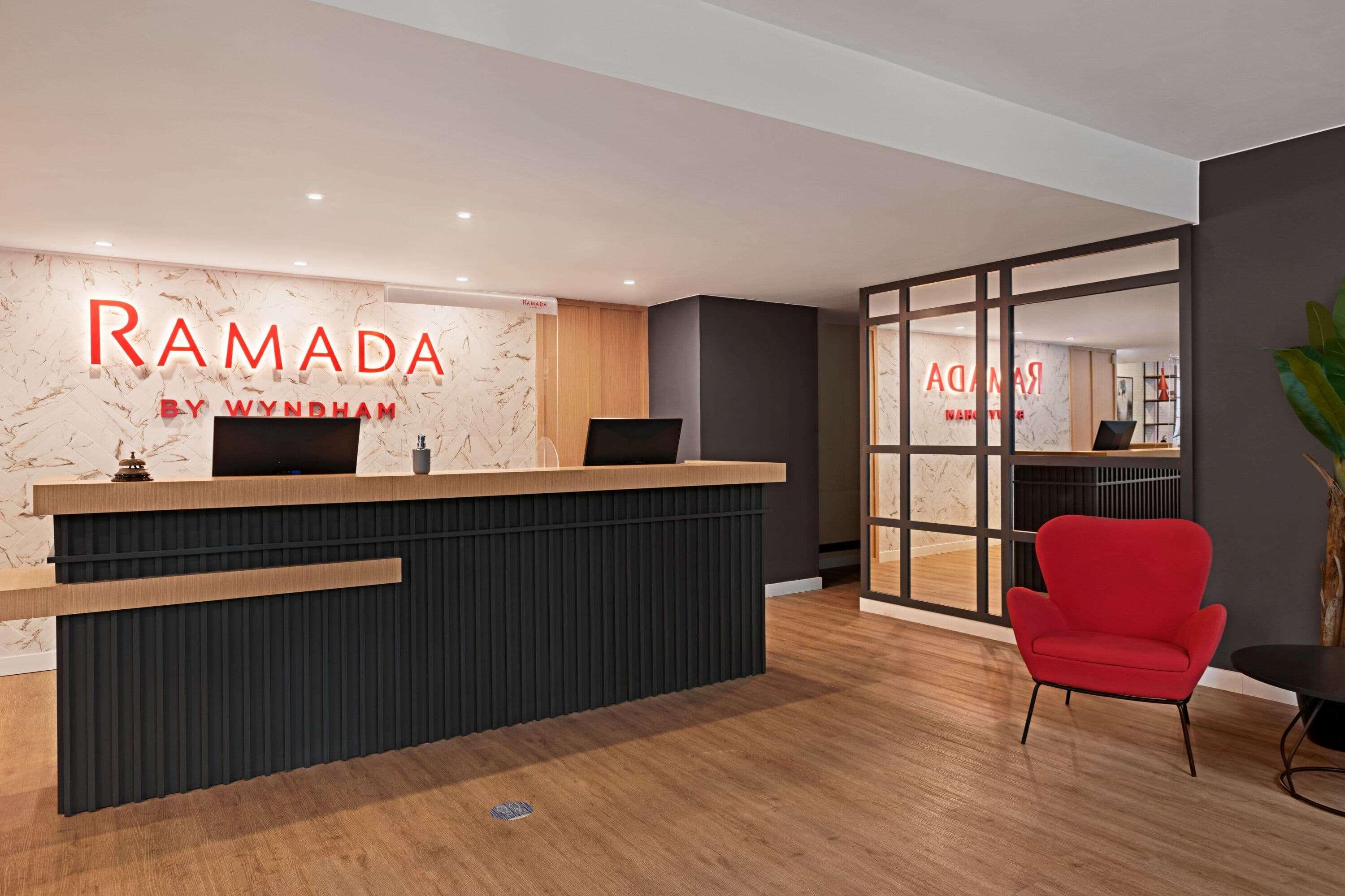 Ramada By Wyndham Valencia Almussafes Ξενοδοχείο Εξωτερικό φωτογραφία