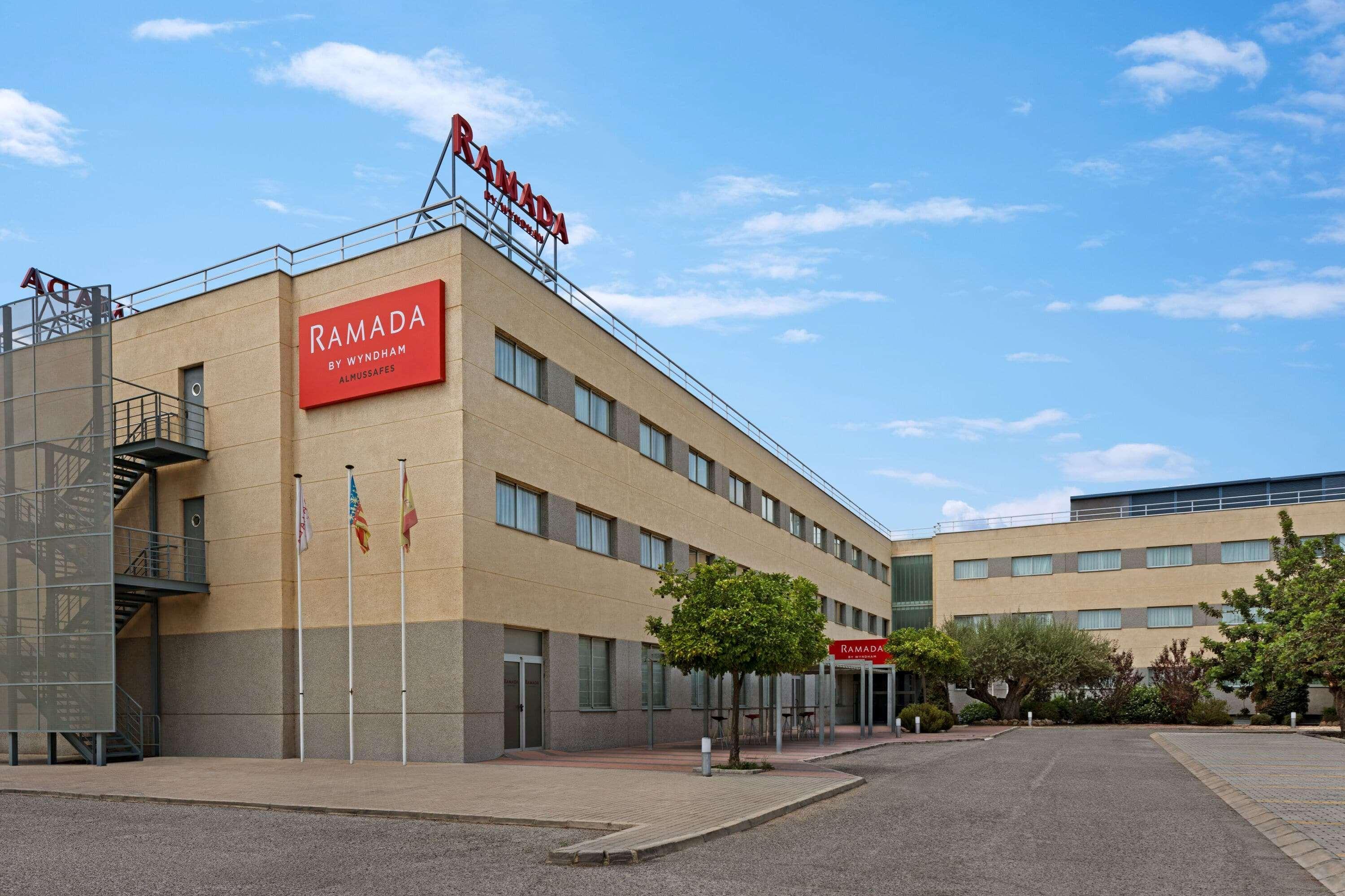 Ramada By Wyndham Valencia Almussafes Ξενοδοχείο Εξωτερικό φωτογραφία