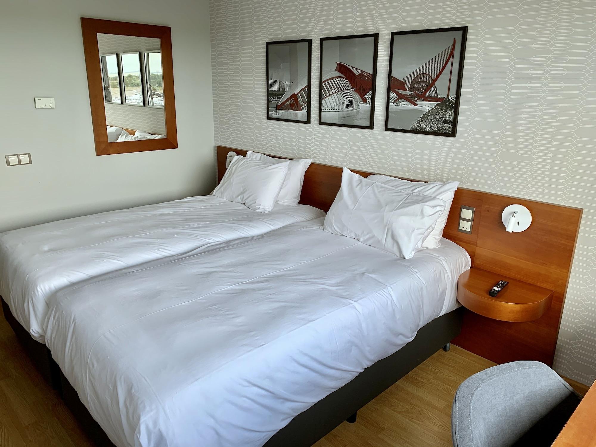 Ramada By Wyndham Valencia Almussafes Ξενοδοχείο Εξωτερικό φωτογραφία