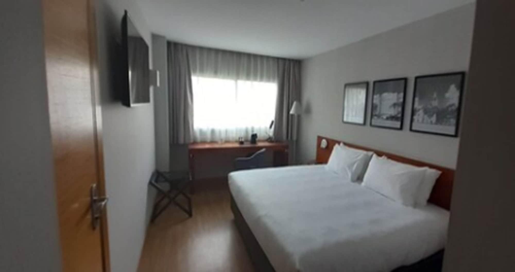 Ramada By Wyndham Valencia Almussafes Ξενοδοχείο Εξωτερικό φωτογραφία