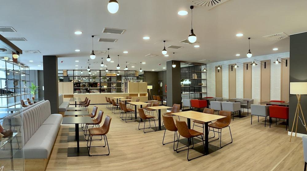 Ramada By Wyndham Valencia Almussafes Ξενοδοχείο Εξωτερικό φωτογραφία