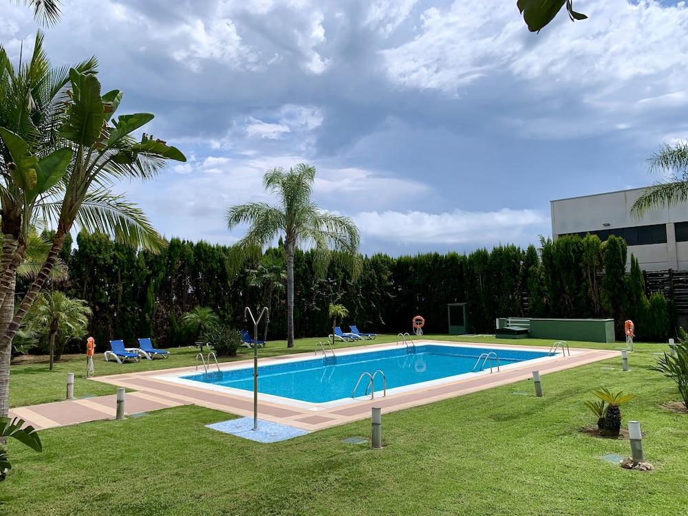 Ramada By Wyndham Valencia Almussafes Ξενοδοχείο Εξωτερικό φωτογραφία